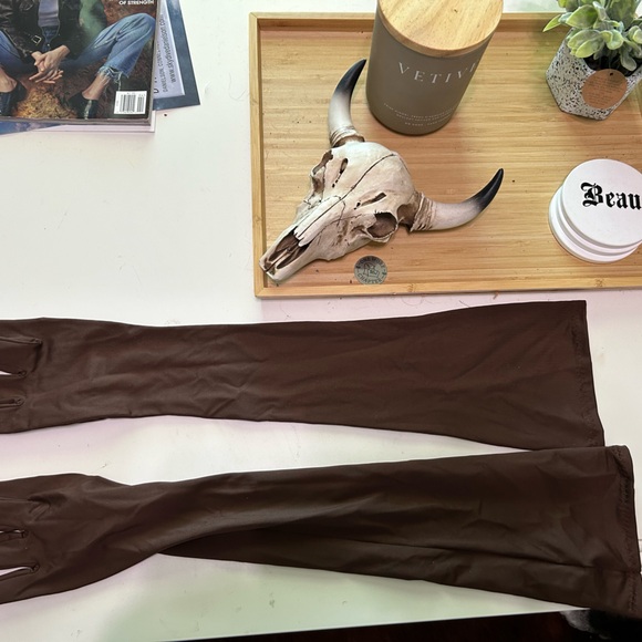 Nwt SKIMS  Swim GLOVES - Picture 3 of 3